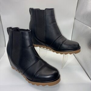 Black Faux Leather Wedge Ankle Boots Scalloped Sole Chelsea Booties Size 7